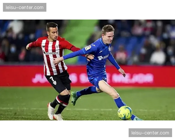 赫塔菲零封毕巴关键：五后卫体系成功限制边路传中